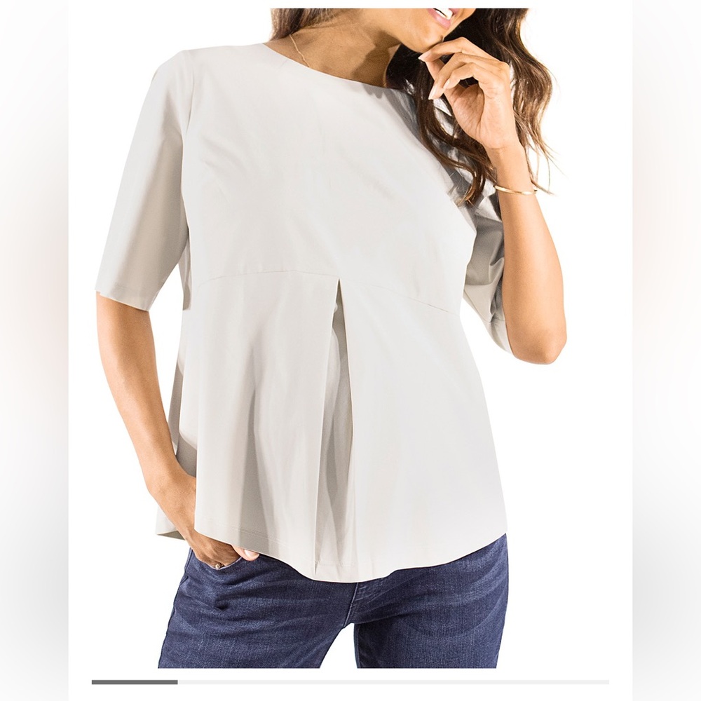 Ingrid & Isabel maternity top, gray, short sleeve, zipper back